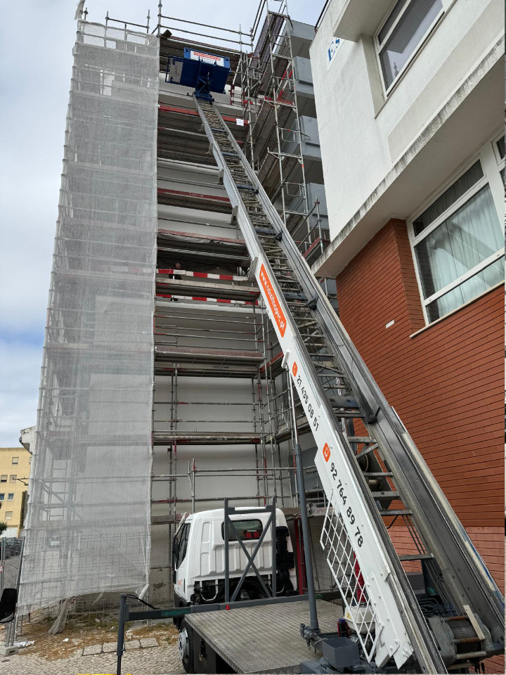 Lisboa – Substituição de Caixilharia em 3 Edifícios no Bairro do Condado, Chelas